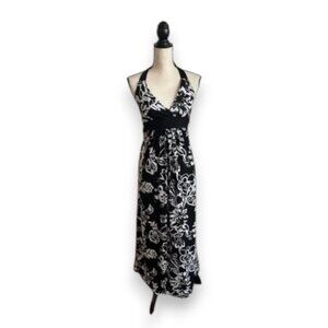 Catch My I - Chic Black and White Floral Maxi Dress